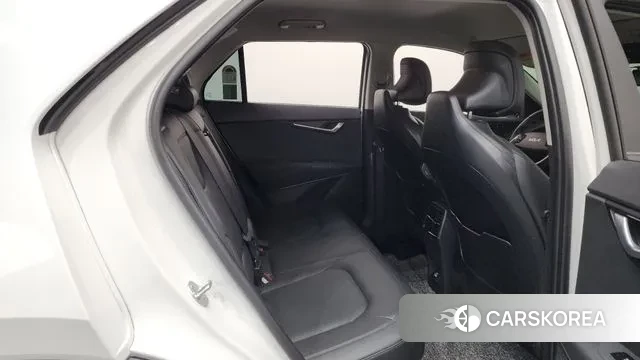 Kia Di Ol Nu Niro 2024 Белый из Кореи, фото 3