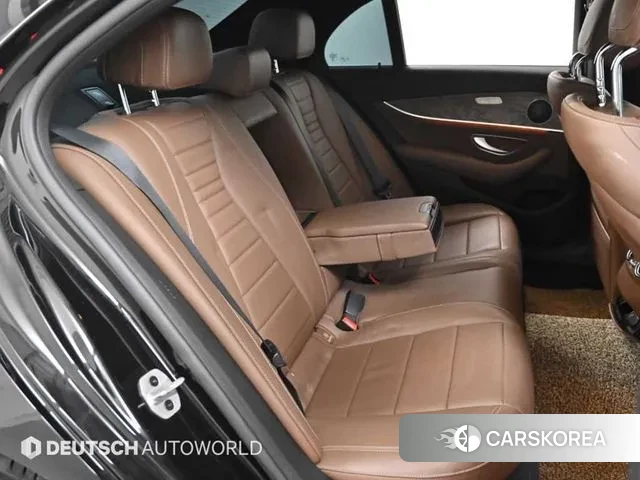 Mercedes-Benz E-Class W213 2021 Черный из Кореи, фото 3