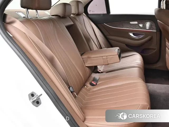 Mercedes-Benz E-Class W213 2018 Белый из Кореи, фото 3