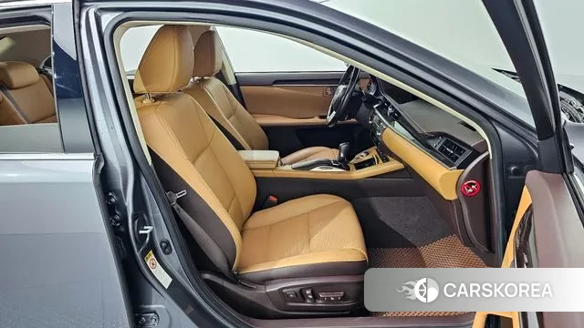 Lexus New ES300h 2018 Серый из Кореи, фото 3