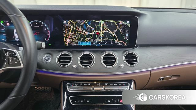 Mercedes-Benz E-Class W213 2021 Черный из Кореи, фото 3