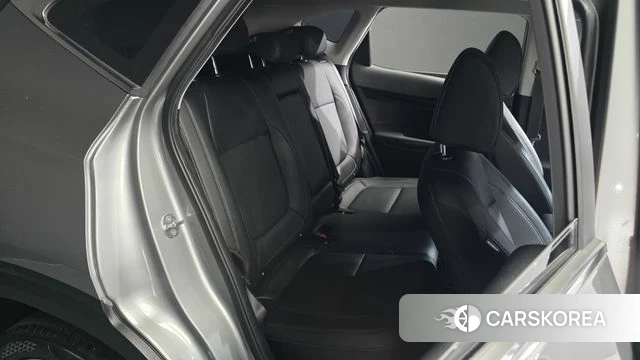 Kia Seltos 2022 Серебристо-серый из Кореи, фото 3