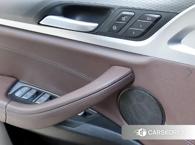 BMW X4 (G02) 2021 Черный из Кореи, фото 3