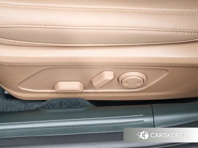 Hyundai Grandeur Hybrid (GN7) 2023 Белый из Кореи, фото 3
