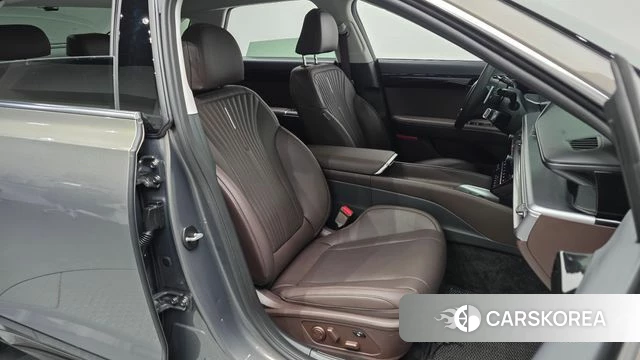 Hyundai Grandeur (GN7) 2025 Песочный из Кореи, фото 3