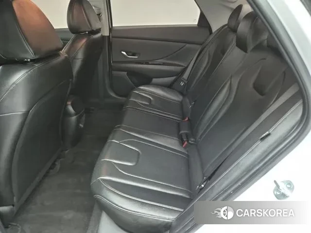 Hyundai The New Avante (CN7) 2023 Белый из Кореи, фото 3