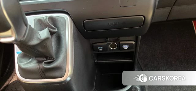 Hyundai Staria 2025 Белый из Кореи, фото 3