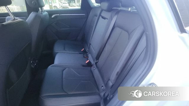 Audi Q3 (F3) 2023 Белый из Кореи, фото 3