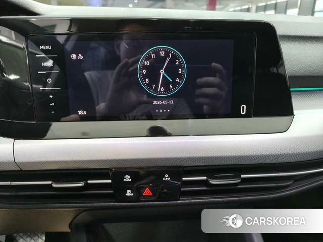 Volkswagen Golf 2023 Белый из Китая, фото 3