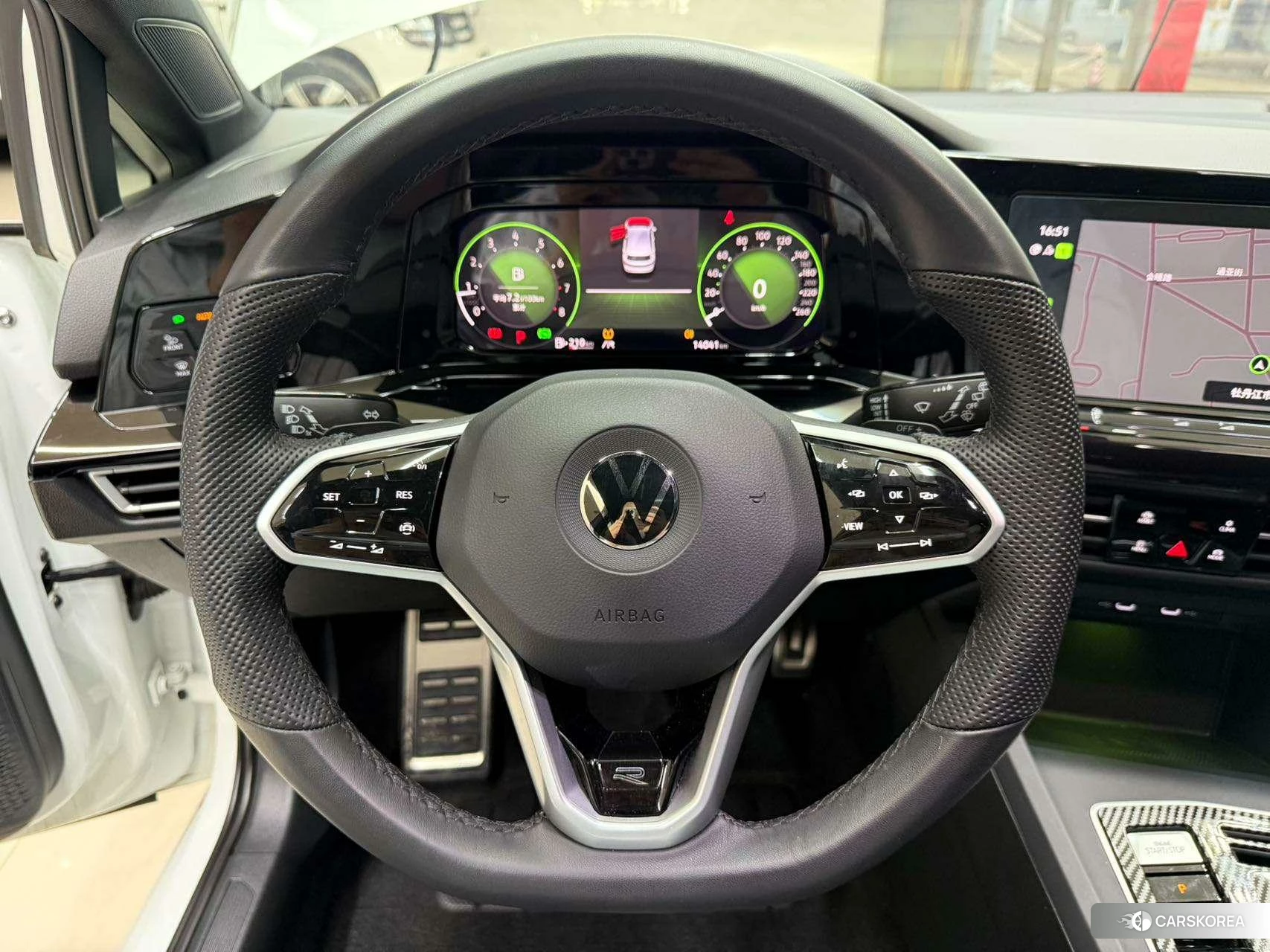 Volkswagen Golf 2022 Белый из Китая, фото 3
