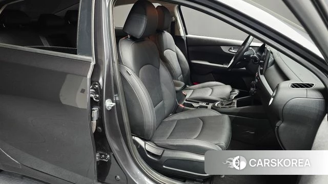 Kia The New K3 2nd generation 2022 Серый из Кореи, фото 3