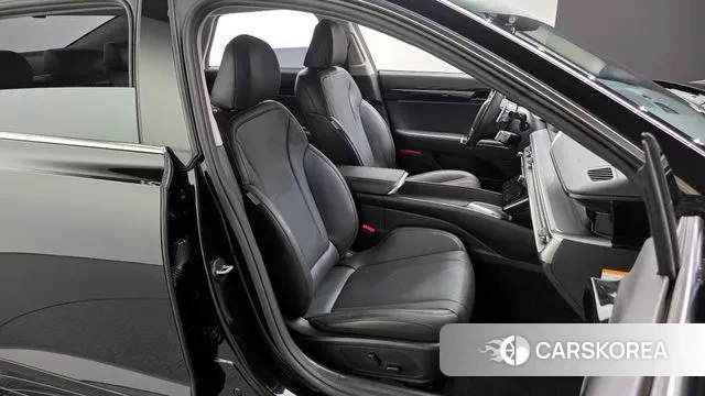 Hyundai Grandeur Hybrid (GN7) 2023 Черный из Кореи, фото 3