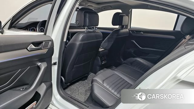 Volkswagen Passat GT (B8) 2022 Белый из Кореи, фото 3