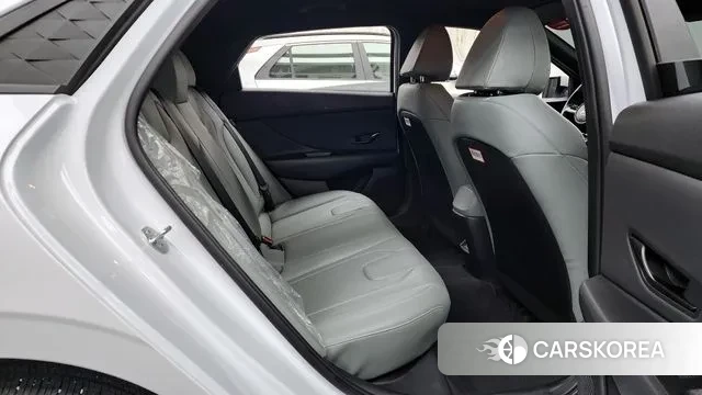 Hyundai The New Avante (CN7) 2023 Белый из Кореи, фото 3