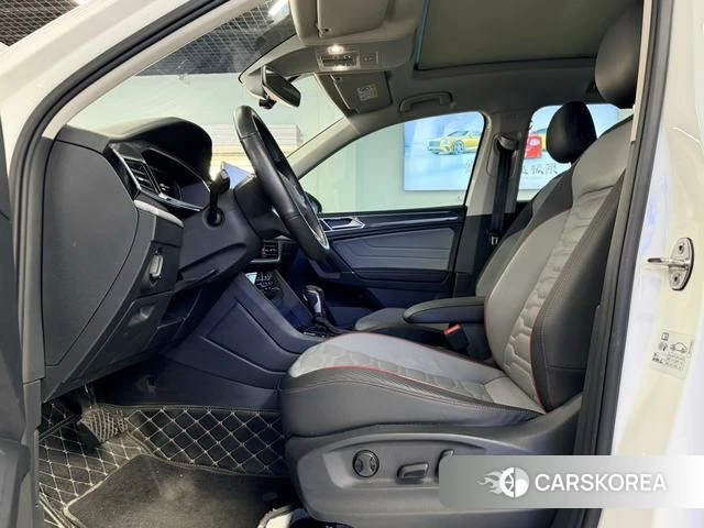 Volkswagen Tiguan L PHEV 2022 Белый из Китая, фото 3