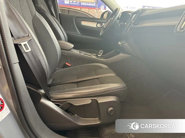 Volvo XC40 2019 Серебристо-серый из Китая, фото 3