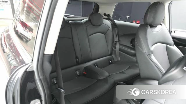 Mini Cooper 2022 Черный из Кореи, фото 3