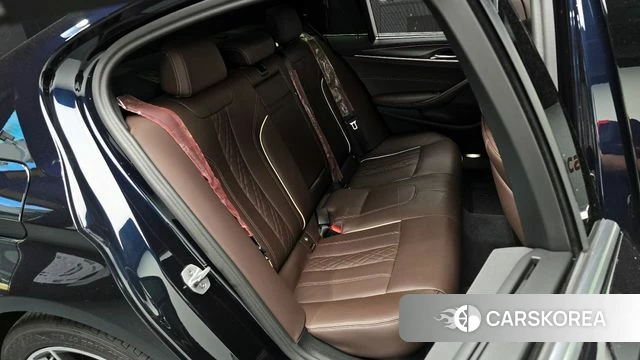 BMW 5 Series (G30) 2023 Черный из Кореи, фото 3