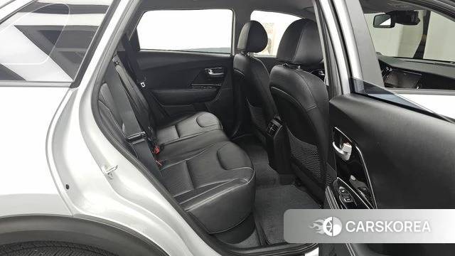 Kia Niro EV 2021 Серебряный из Кореи, фото 3