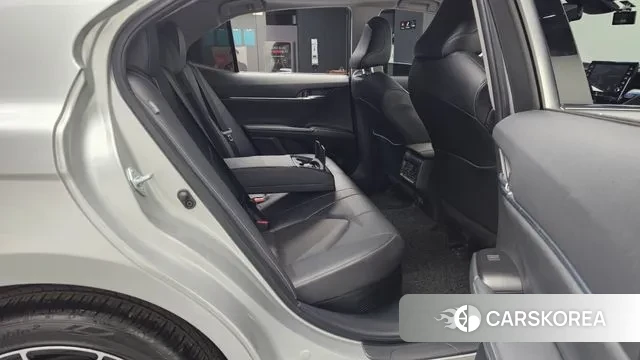 Toyota Camry (XV70) 2021 Серебряный из Кореи, фото 3