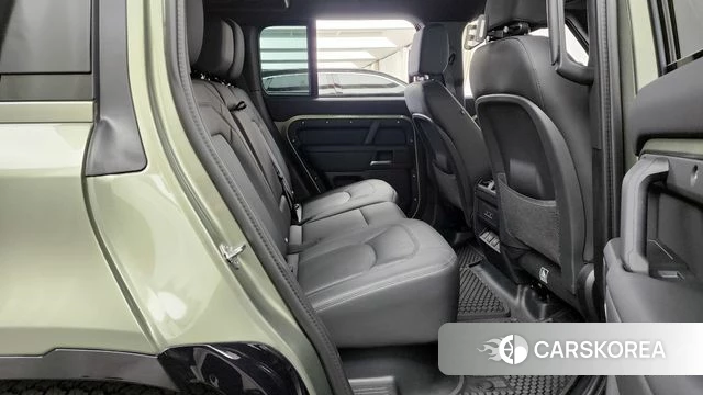 Land Rover Defender (L663) 2025 Зеленый из Кореи, фото 3