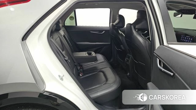 Kia Di Ol Nu Niro 2022 Белый из Кореи, фото 3