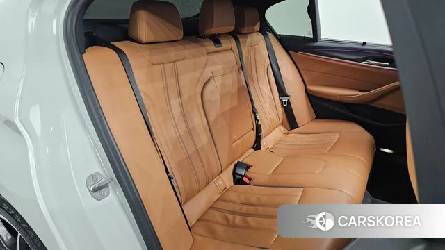 BMW 5 Series (G30) 2022 Белый из Кореи, фото 3