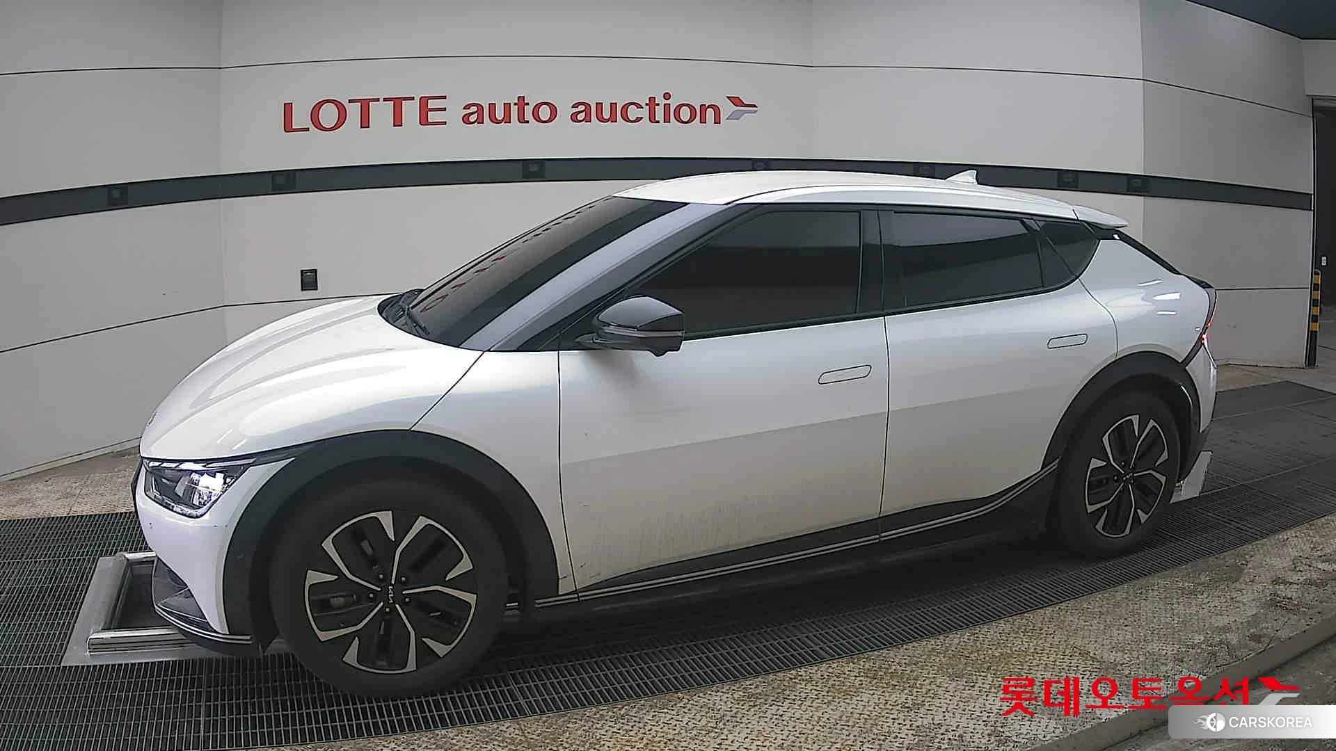 Kia EV6 2022 Snow White Pearl из Кореи, фото 3