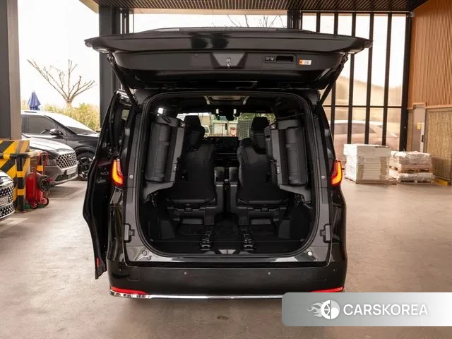 Lexus LM Second Generation 2024 Черный из Кореи, фото 3