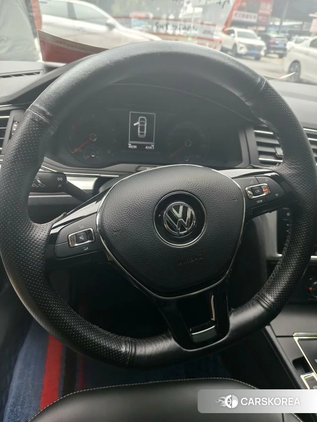 Volkswagen Lingdu 2022 Белый из Китая, фото 3