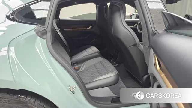 Porsche Taycan 2024 Цвет галактики из Кореи, фото 3