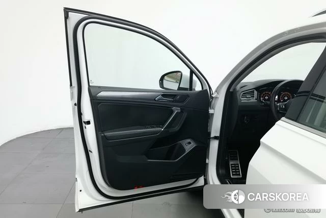 Volkswagen Tiguan L 2021 Белый из Китая, фото 3