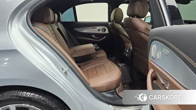 Mercedes-Benz E-Class W213 2021 Серебряный из Кореи, фото 3