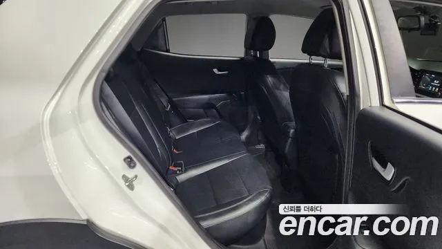 Kia Stonic 2018 Белый из Кореи, фото 3