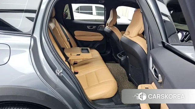 Volvo V60 Cross-Country 2nd Generation 2019 Серый из Кореи, фото 3