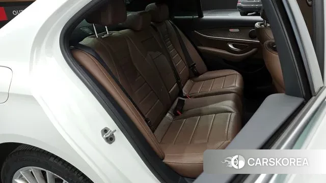 Mercedes-Benz E-Class W213 2021 Белый из Кореи, фото 3