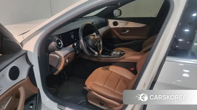 Mercedes-Benz E-Class W213 2020 Белый из Кореи, фото 3