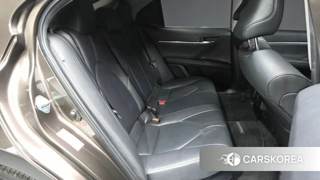Toyota Camry (XV70) 2018 Песочный из Кореи, фото 3