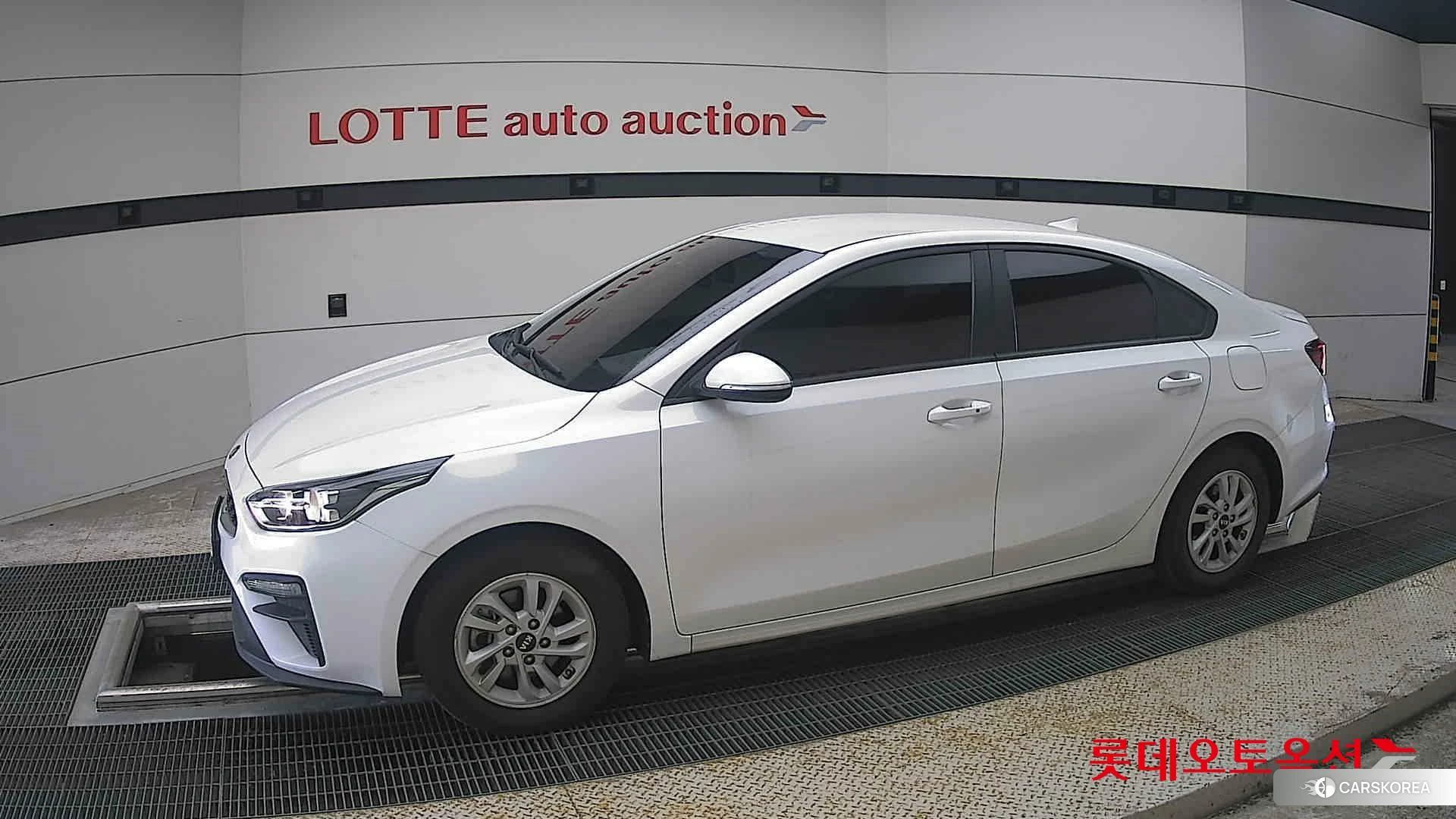 Kia K3 2020 Snow White Pearl из Кореи, фото 3