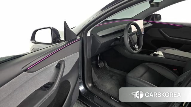 Tesla Model Y 2025 Серый из Кореи, фото 3