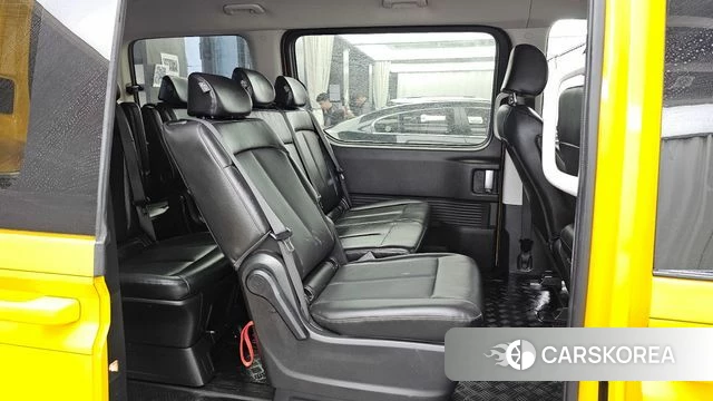 Hyundai Staria 2021 Желтый из Кореи, фото 3