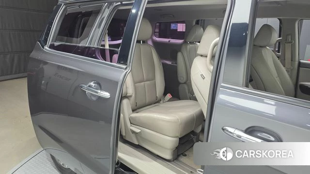 Kia All New Carnival 2018 Серый из Кореи, фото 3