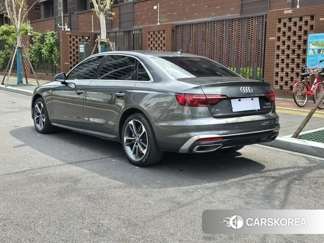 Audi A4L 2021 Темно-серый из Китая, фото 3