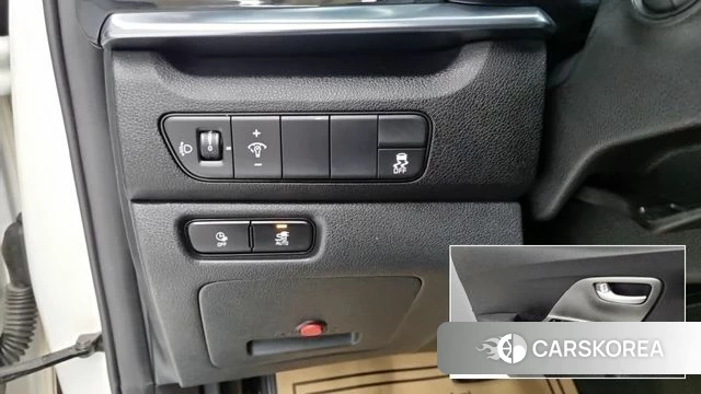 Kia Niro Plus 2023 Белый из Кореи, фото 3