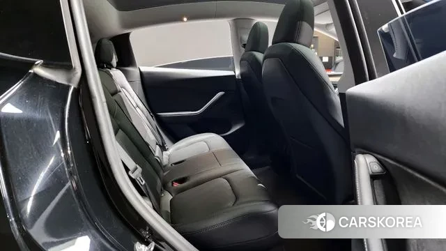 Tesla Model Y 2024 Черный из Кореи, фото 3