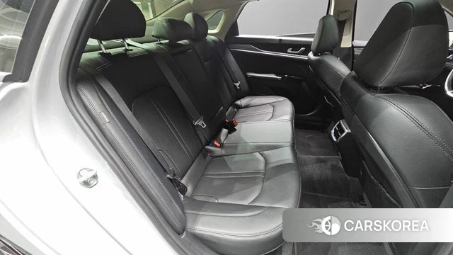 Kia The New K5 Hybrid 3rd generation 2024 Серебристо-серый из Кореи, фото 3