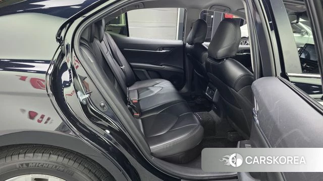 Toyota Camry (XV70) 2021 Черный из Кореи, фото 3