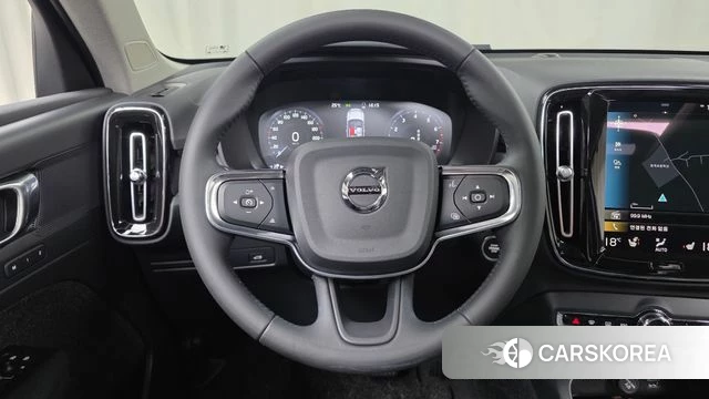 Volvo XC40 2021 Белый из Кореи, фото 3