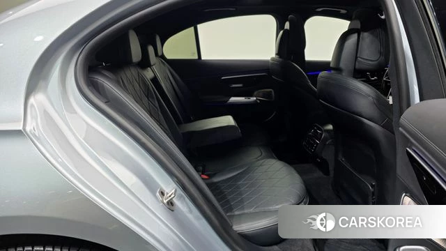 Mercedes-Benz E-Class W214 2024 Серебряный из Кореи, фото 3