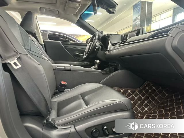 Lexus ES 2021 Серебристо-серый из Китая, фото 3